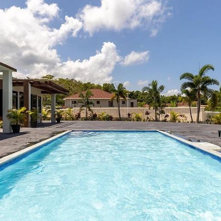 Sun Shine Luxury Villas 2 Bedroom Pool & Gym Ocho Rios St Ann Εξωτερικό φωτογραφία